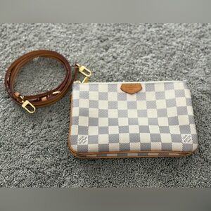 Louis Vuitton double zip pouchette